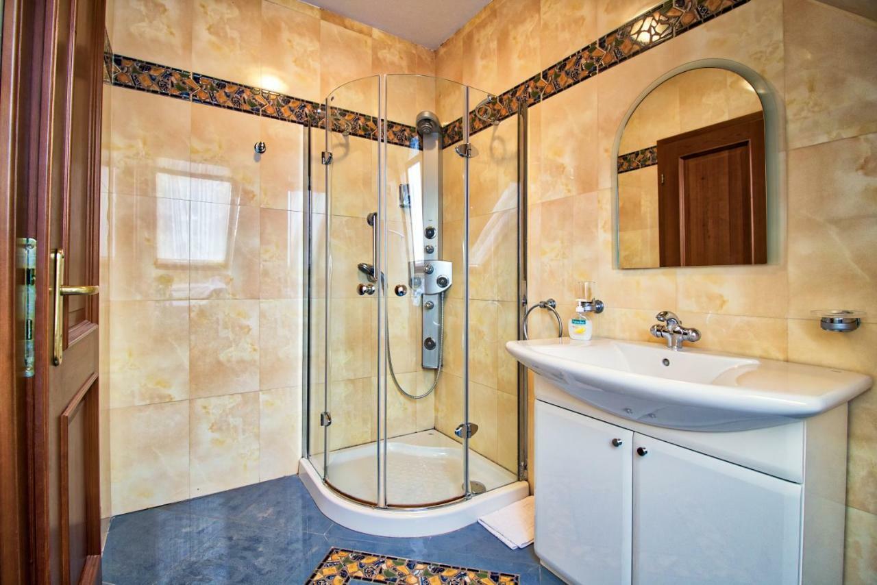 אגר Palazzo Wellness Villa מראה חיצוני תמונה